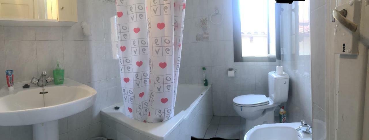 Piso En El Humedo, Al Lado Plaza Mayor Leon Ngoại thất bức ảnh